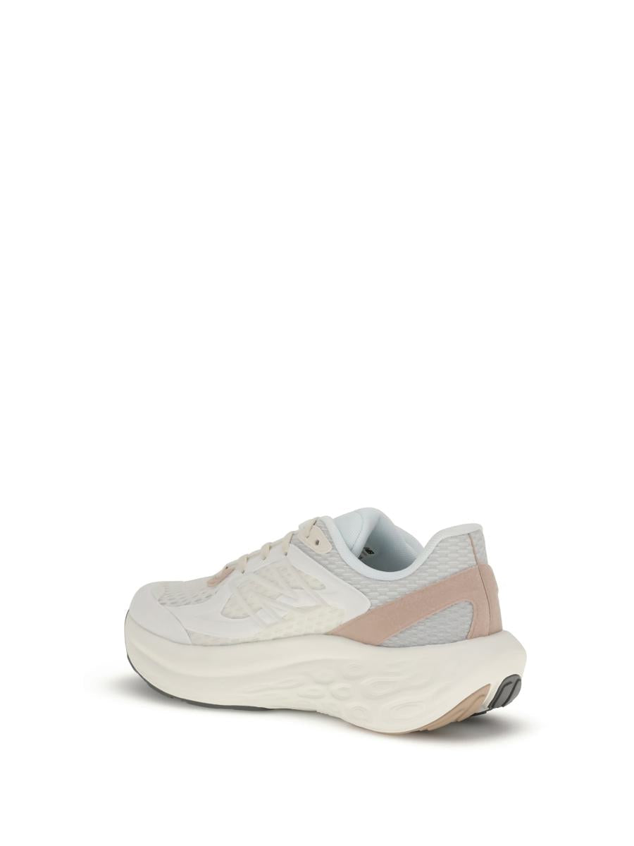 Nya balanssneakers