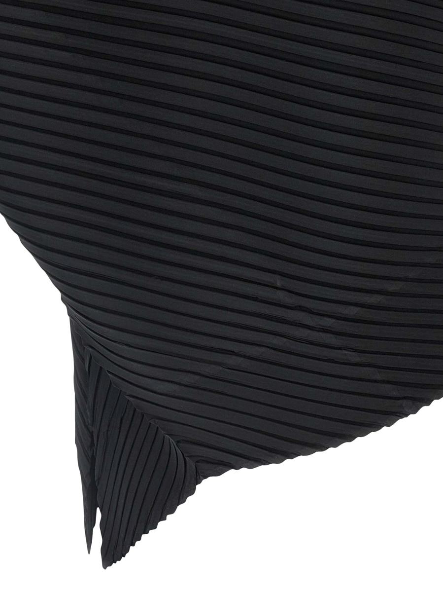 Issey Miyake topp med mjuka veck
