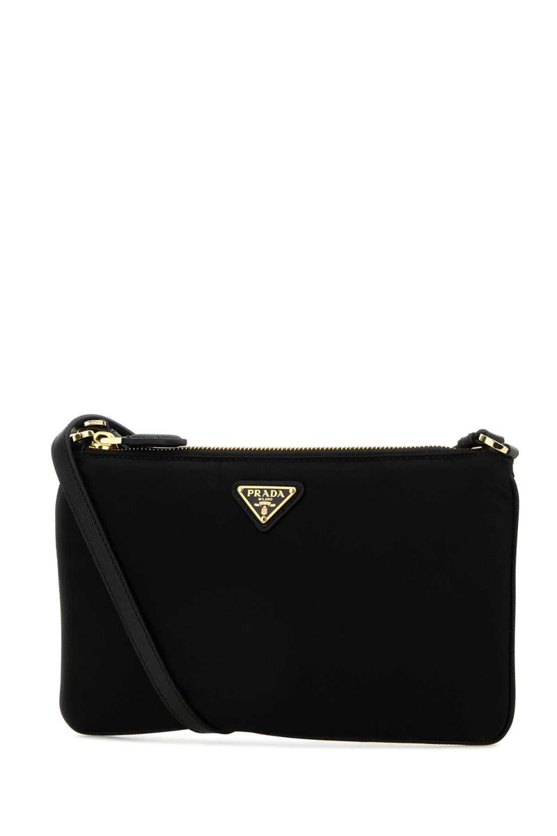 Prada handväskor.