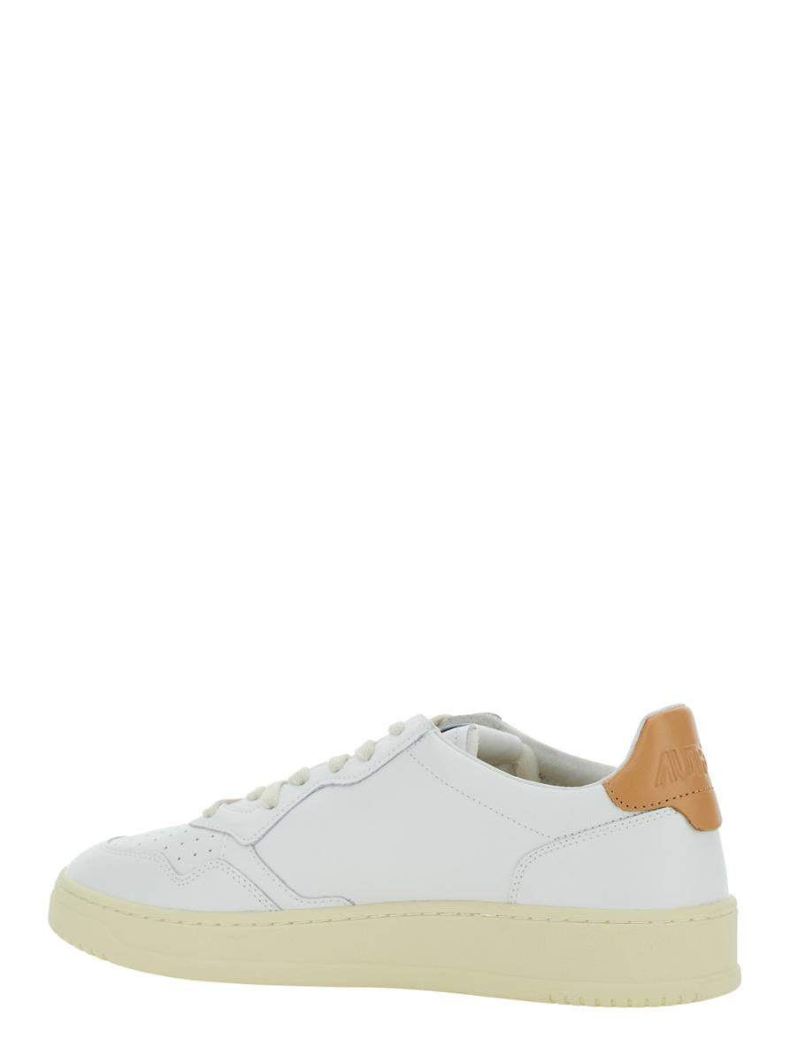 'Medalist Low' Vita Sneakers Med Kontrasterande Hälflik I Läder Herr
