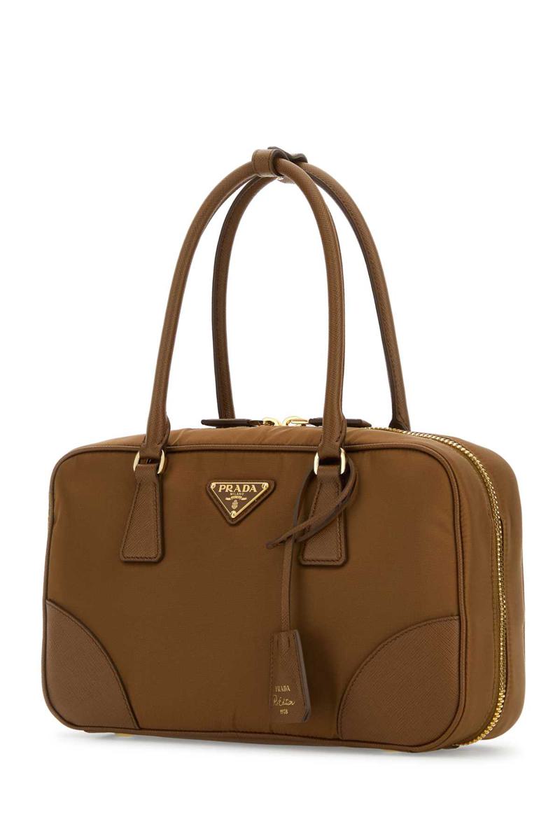 Prada handväskor.