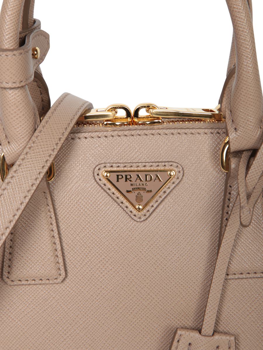Prada-väskor