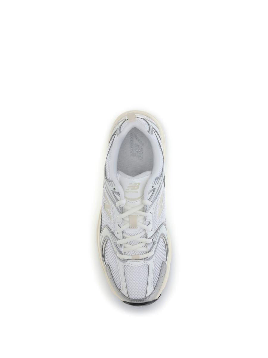 Nya balanssneakers