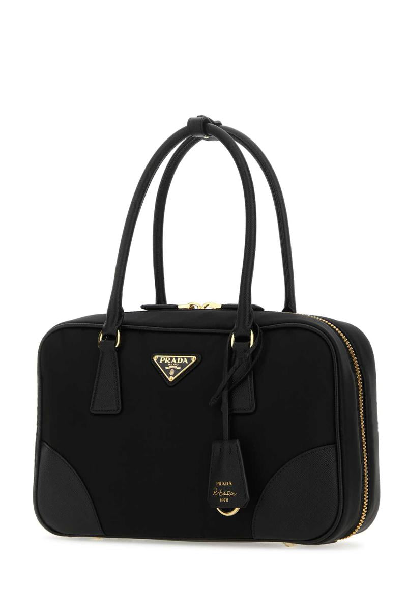 Prada handväskor.