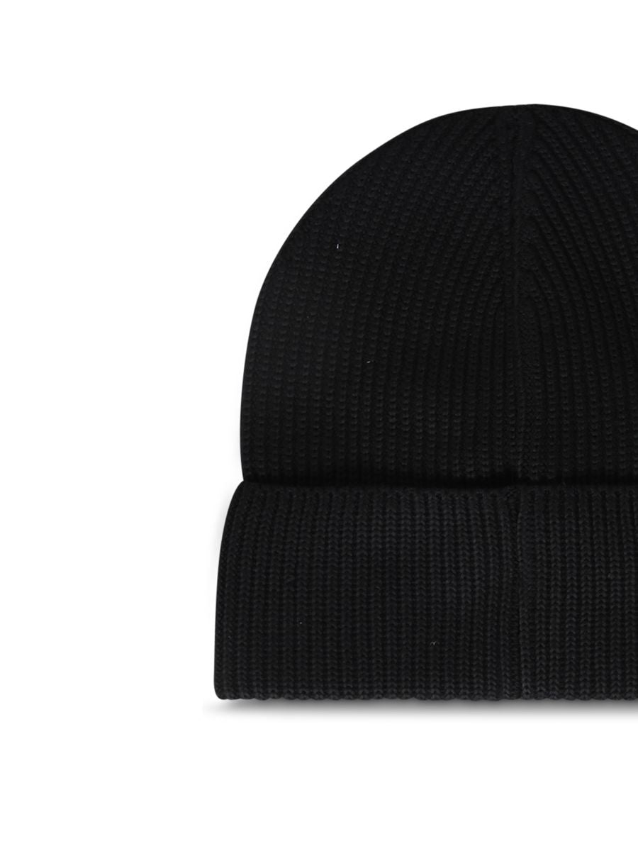 Moncler-hattar