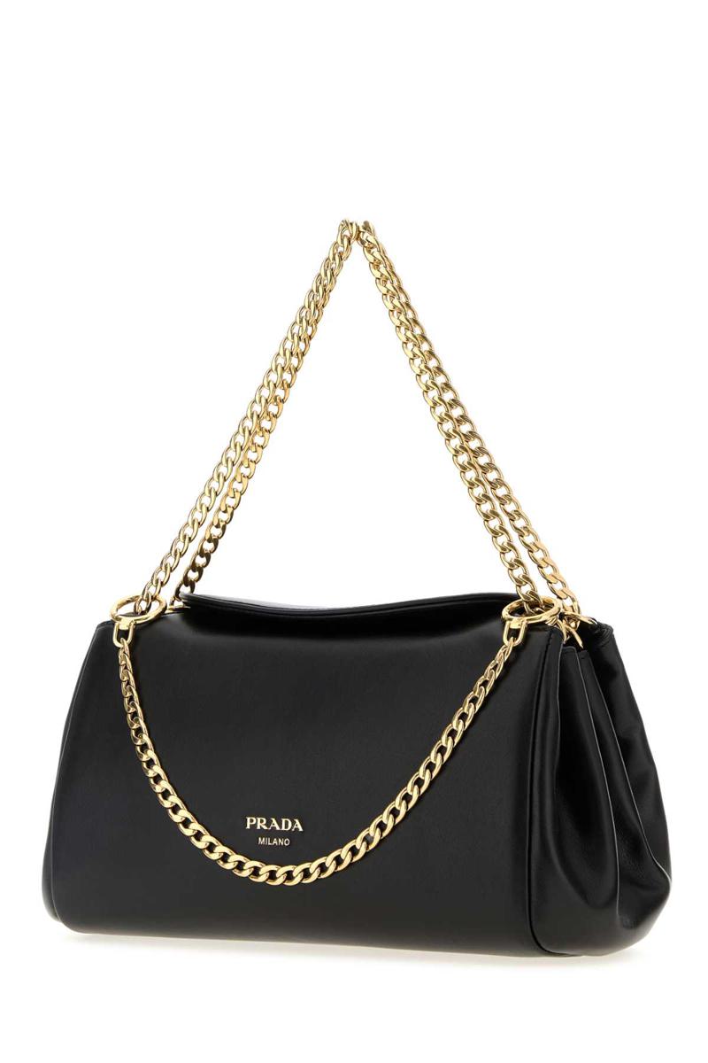 Prada handväskor.