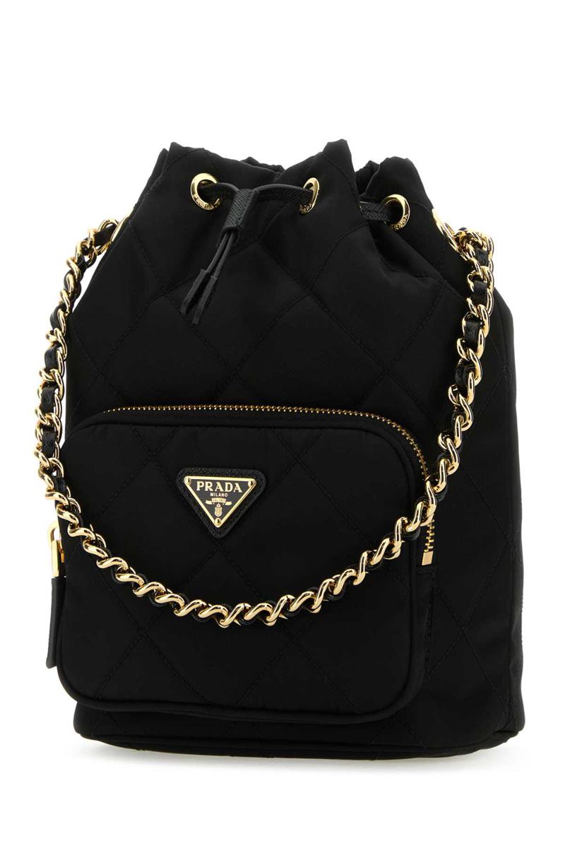 Prada handväskor.
