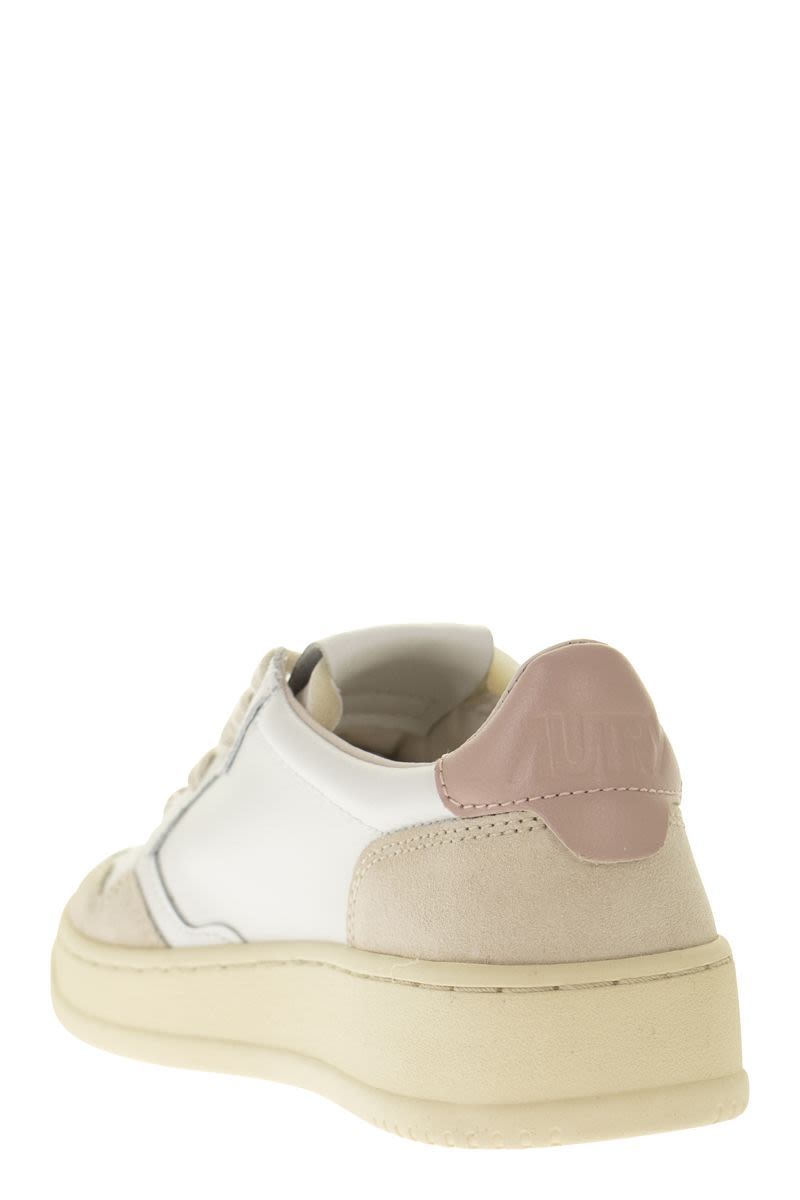 Autry "Medalist Low" Sneakers