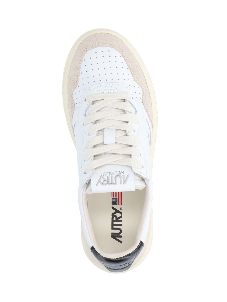 Autry "Medalist Low" Sneakers