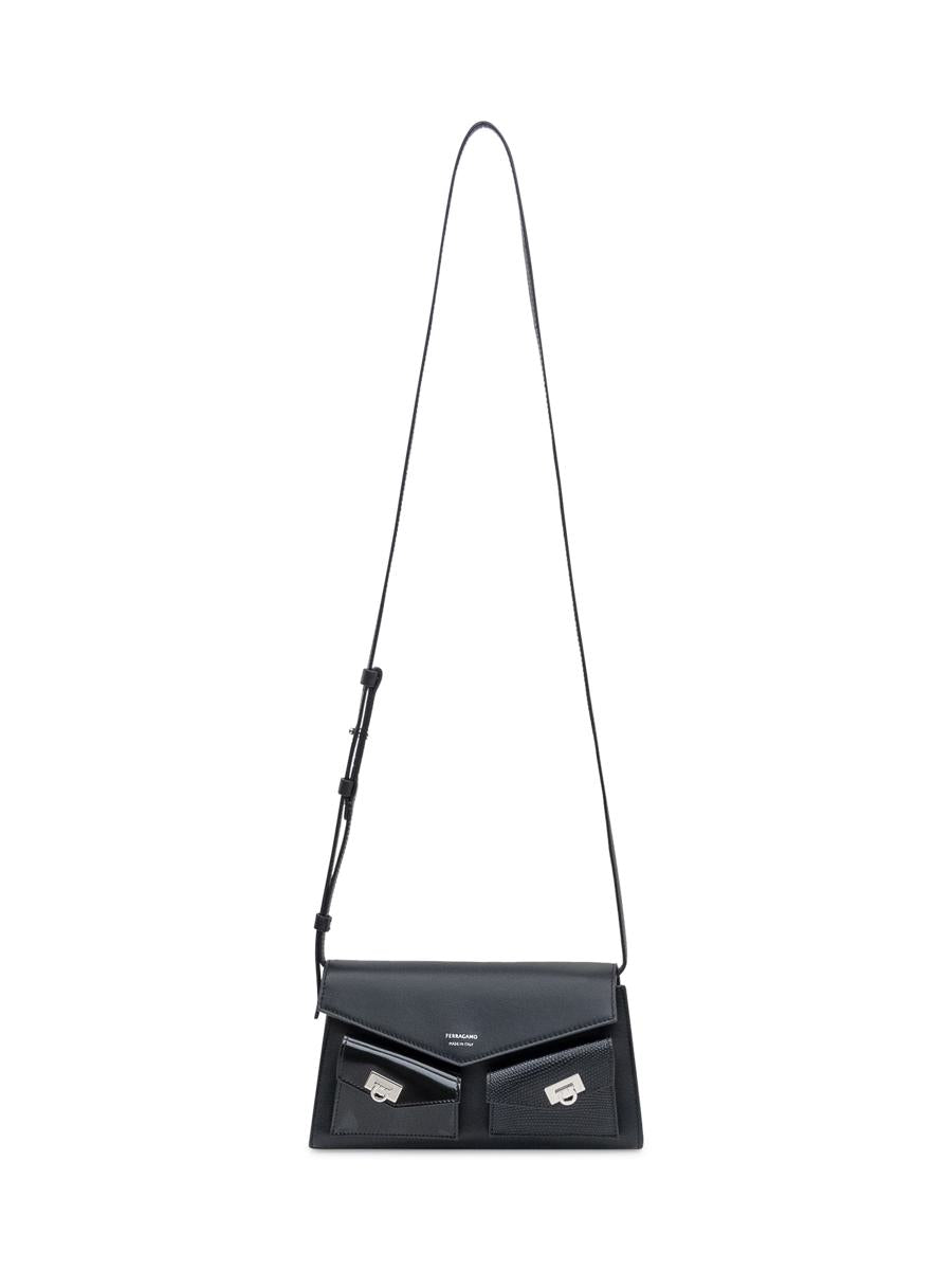 Salvatore Ferragamo svart Ferragamo läderväska med fickor