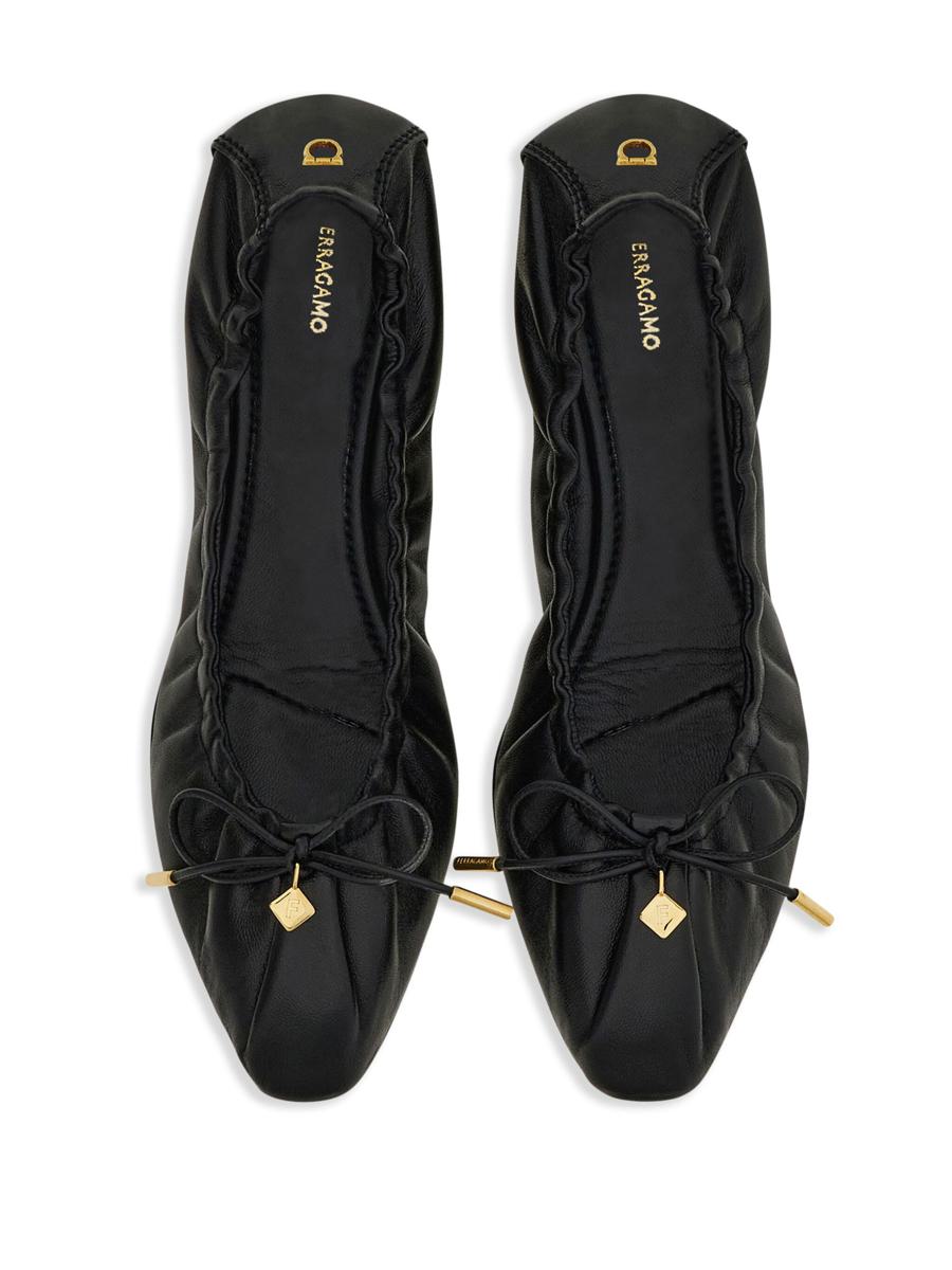 Salvatore Ferragamo platta skor
