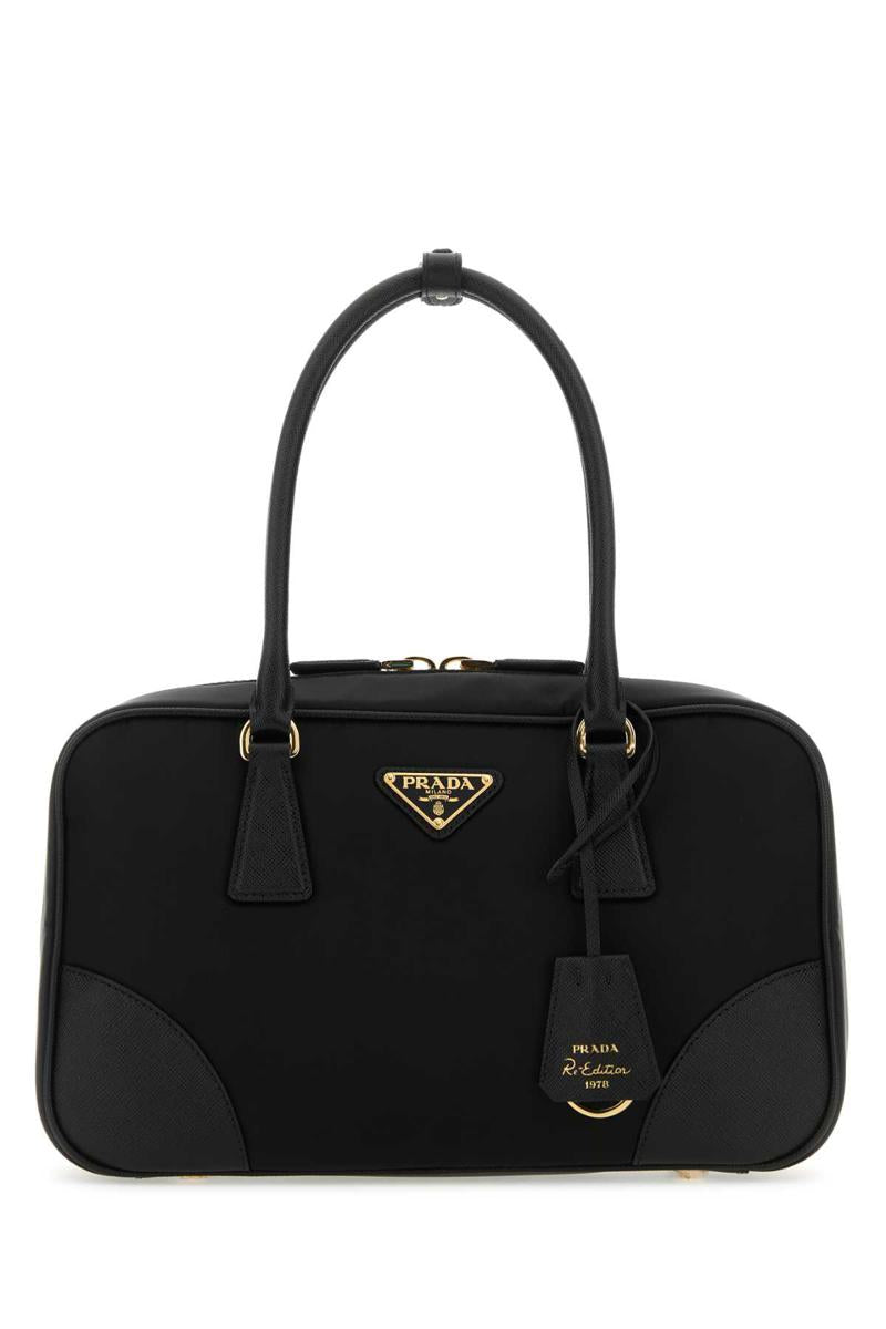 Prada handväskor.