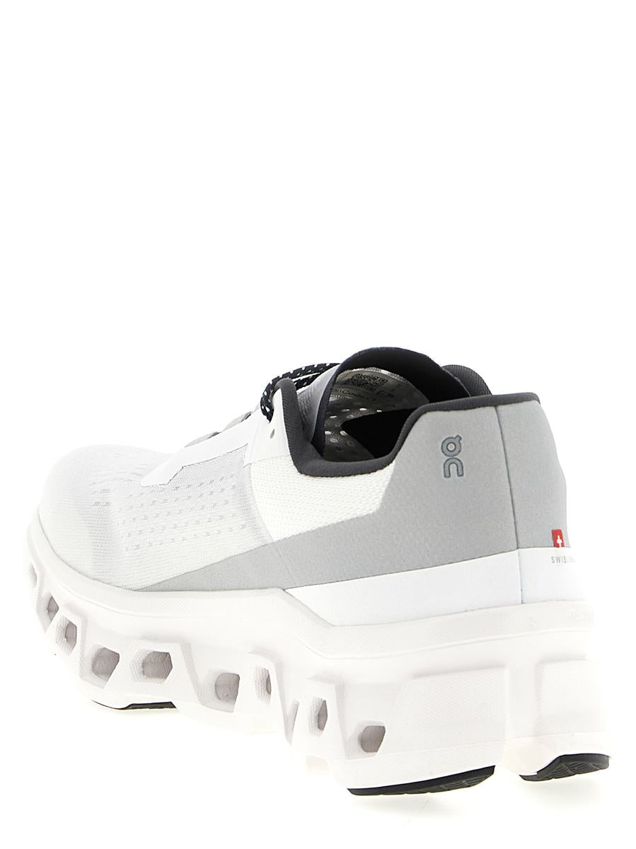 Om att springa med 'Cloudmonster'-sneakers