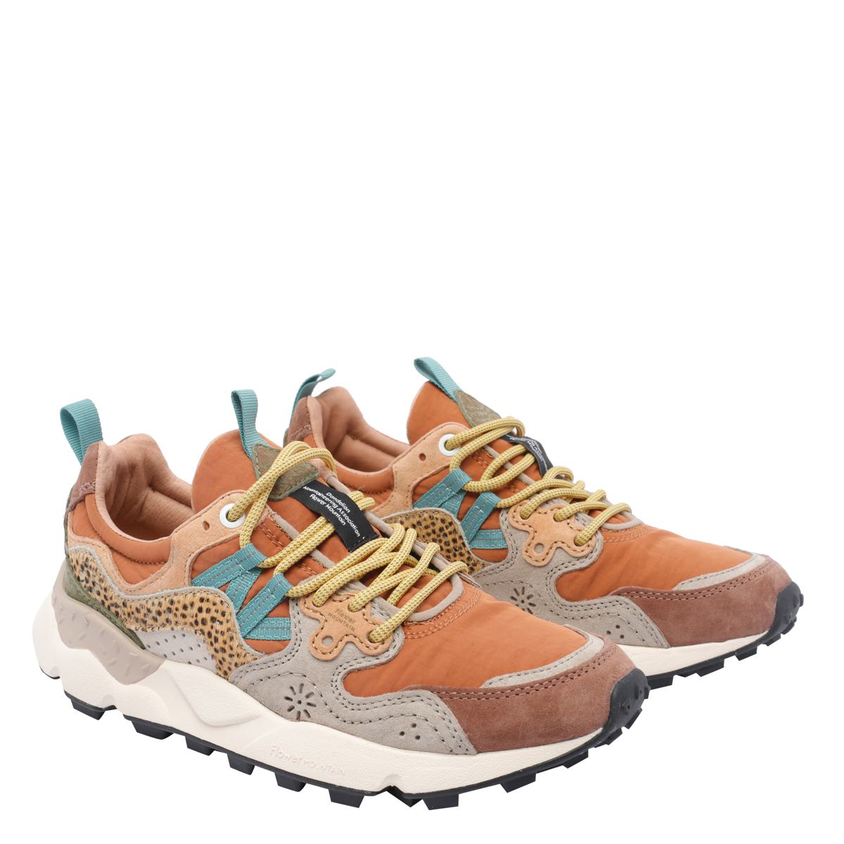 Blommiga bergssneakers