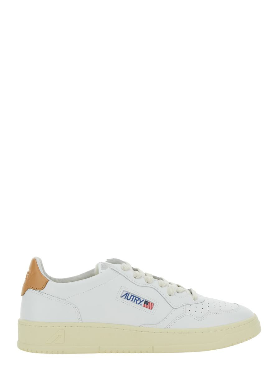 'Medalist Low' Vita Sneakers Med Kontrasterande Hälflik I Läder Herr