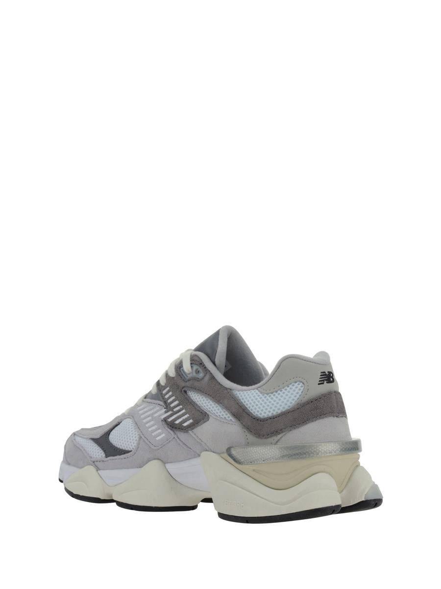 Nya balanssneakers
