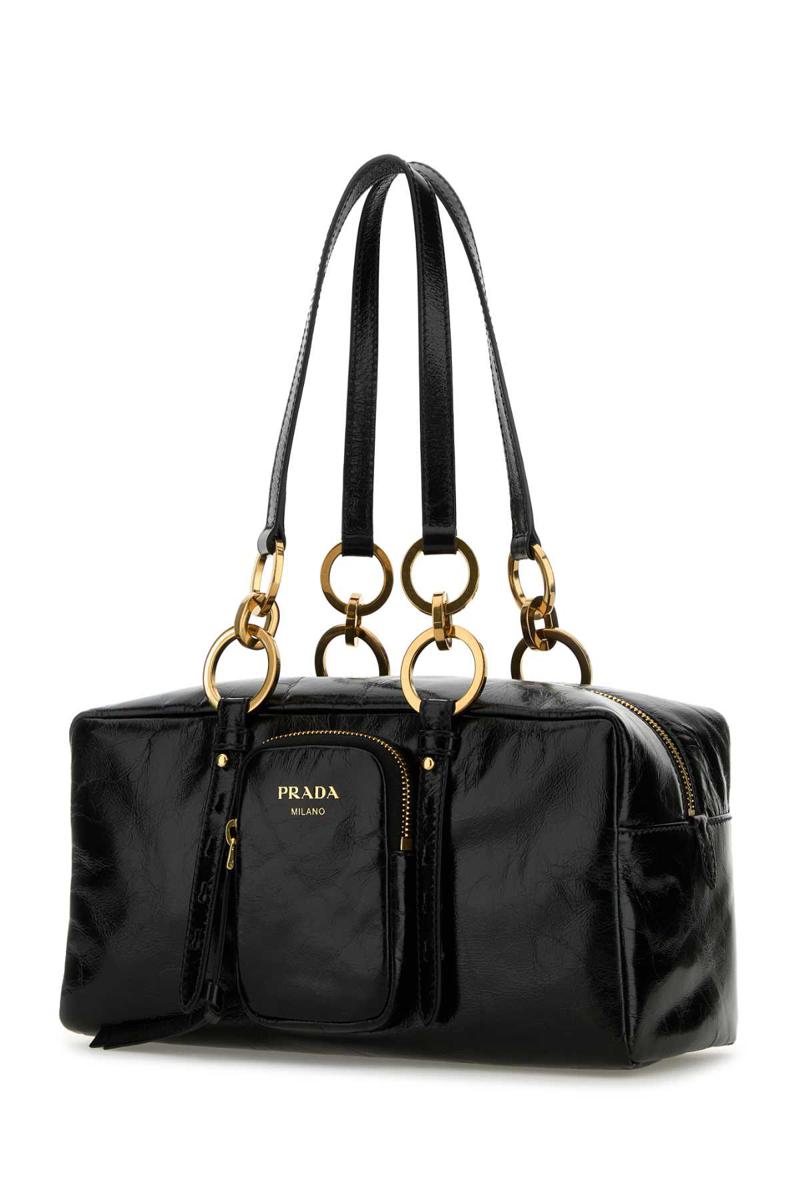 Prada handväskor.