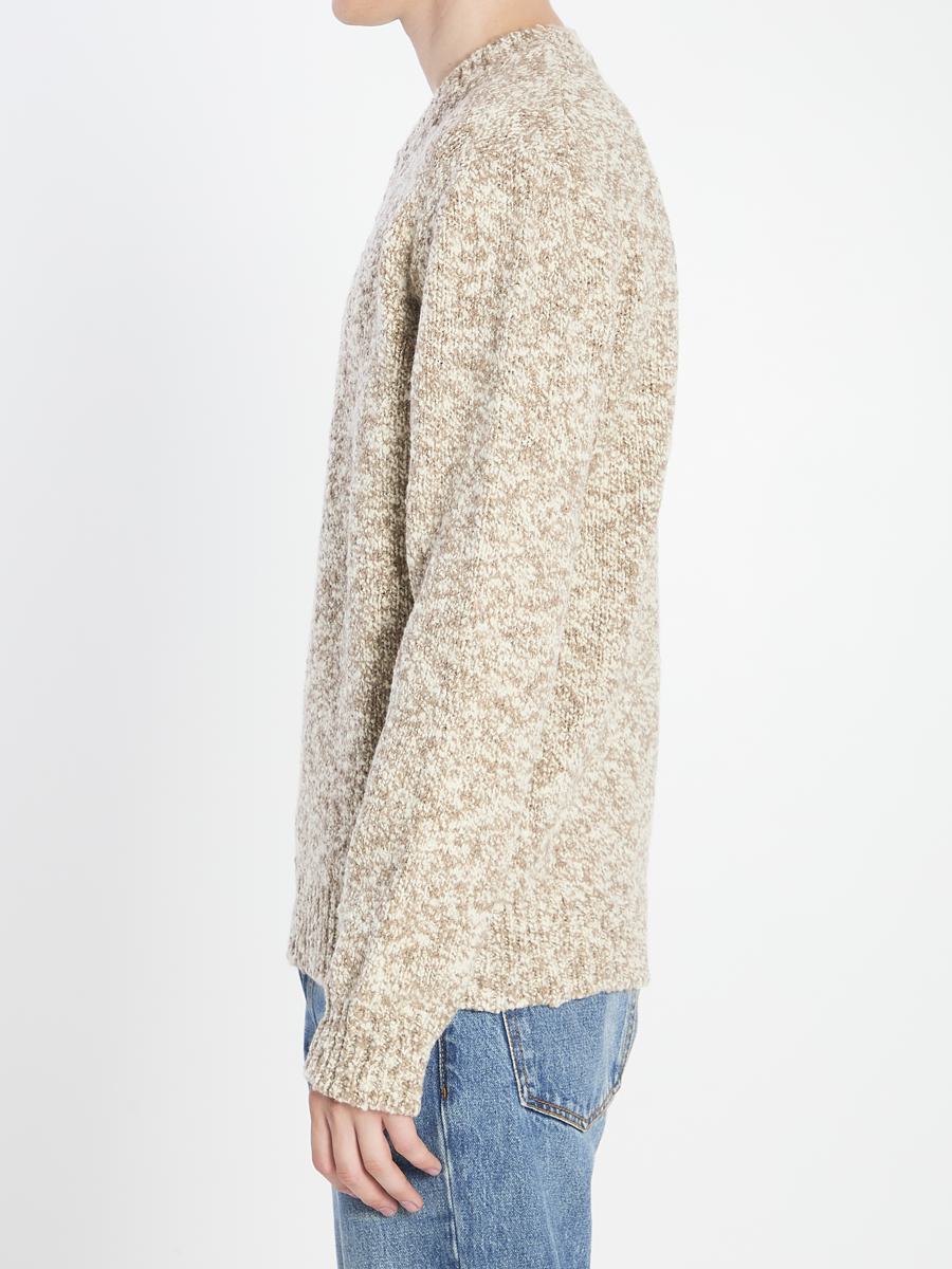 Rund halsad pullover