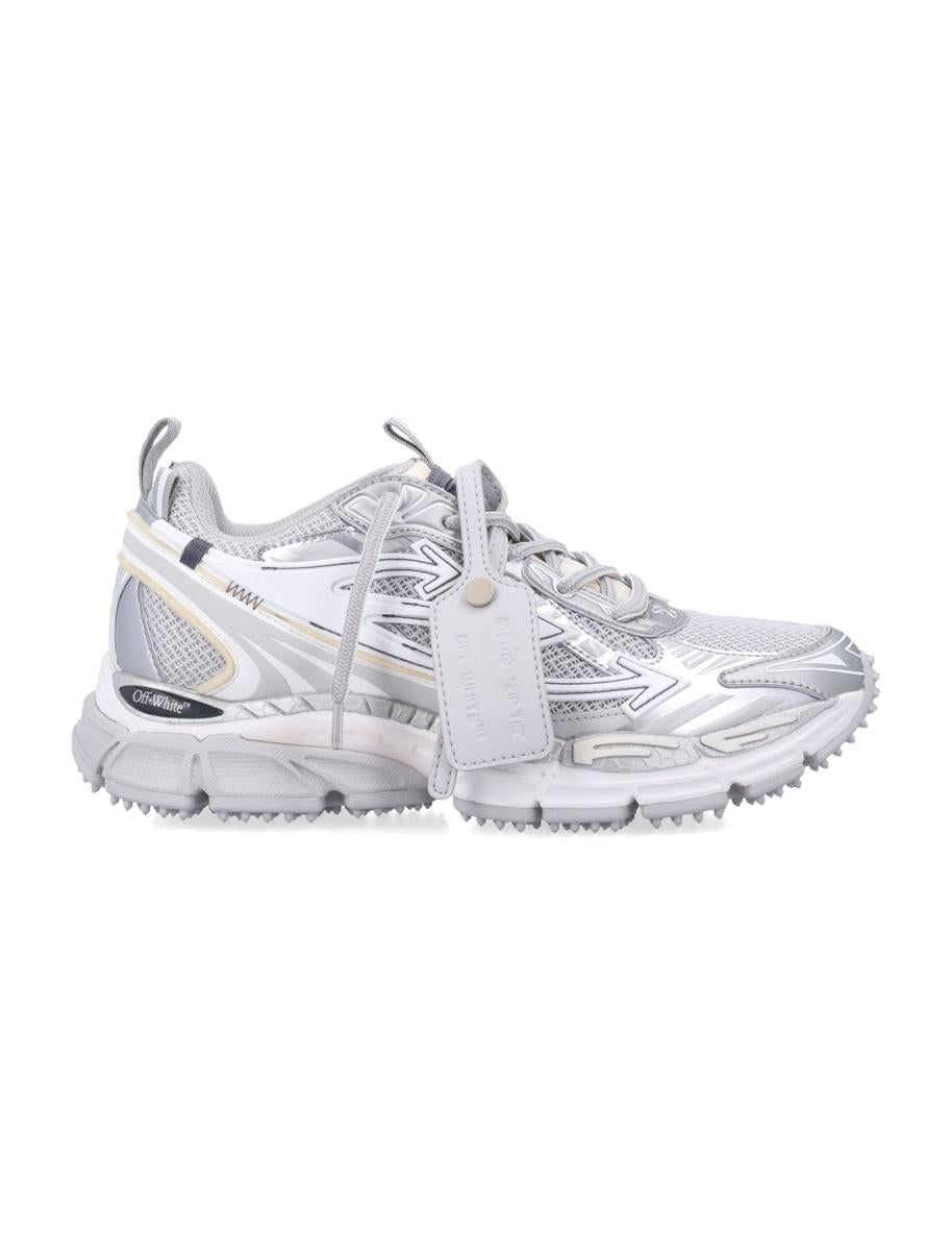 Off-White Nu är jag strax tillbaka