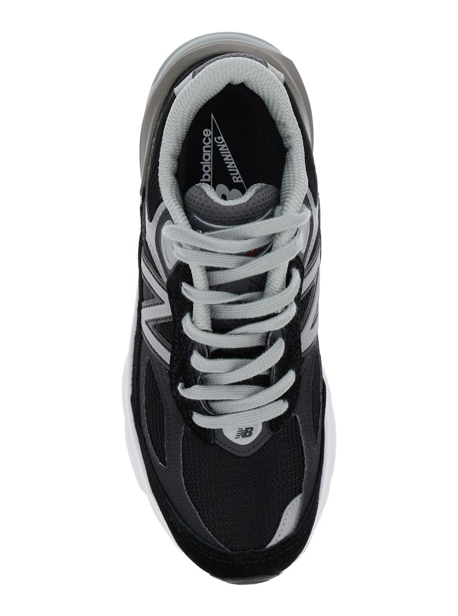 Svarta låga sneakers med logotypdetalj i mocka och tekniskt tyg för kvinnor