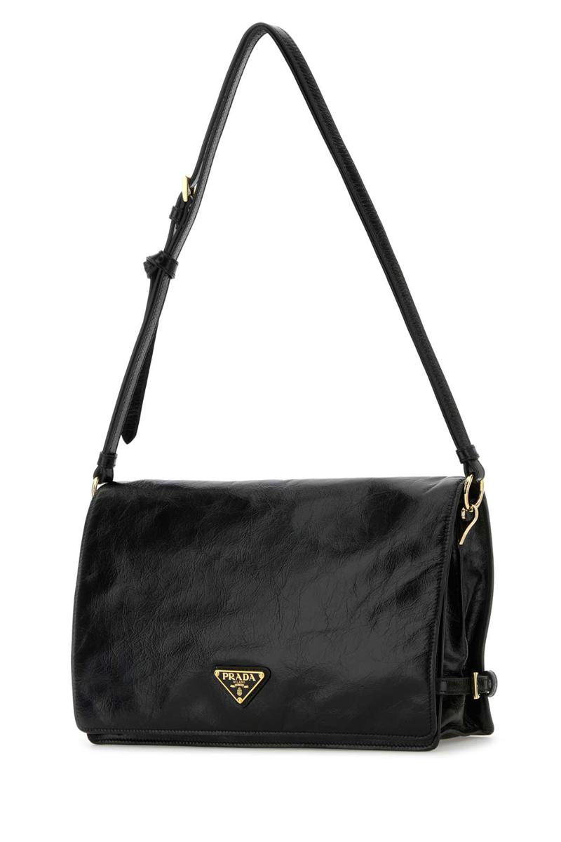 Prada handväskor.