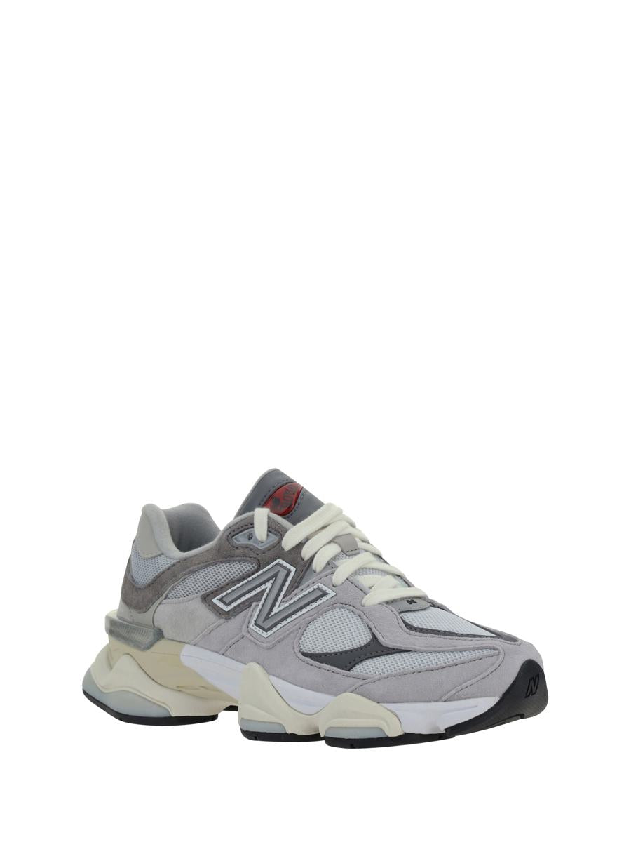 Nya balanssneakers
