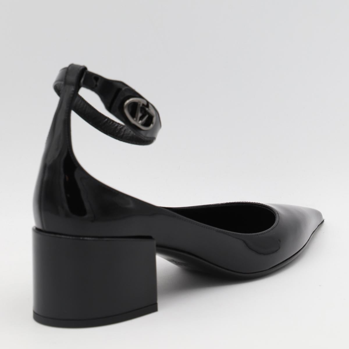 Valentino Garavani svarta läderpumps