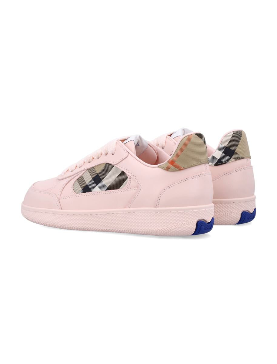 Burberry Terrace-sneakers i läder och rutigt mönster för kvinnor