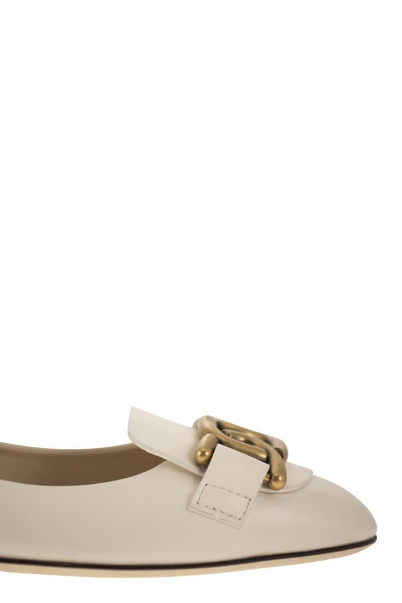 Tod's läderballerina med accessoar
