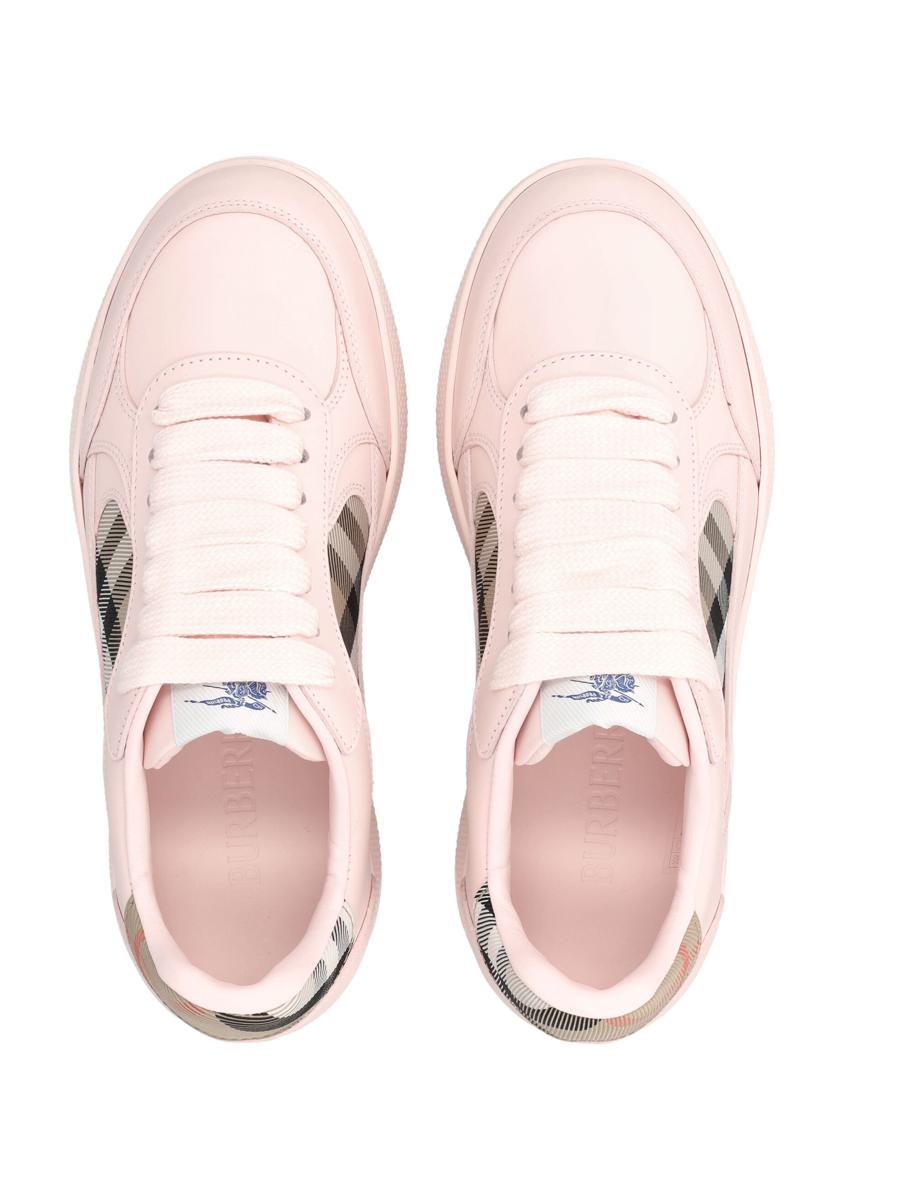 Burberry Terrace-sneakers i läder och rutigt mönster för kvinnor