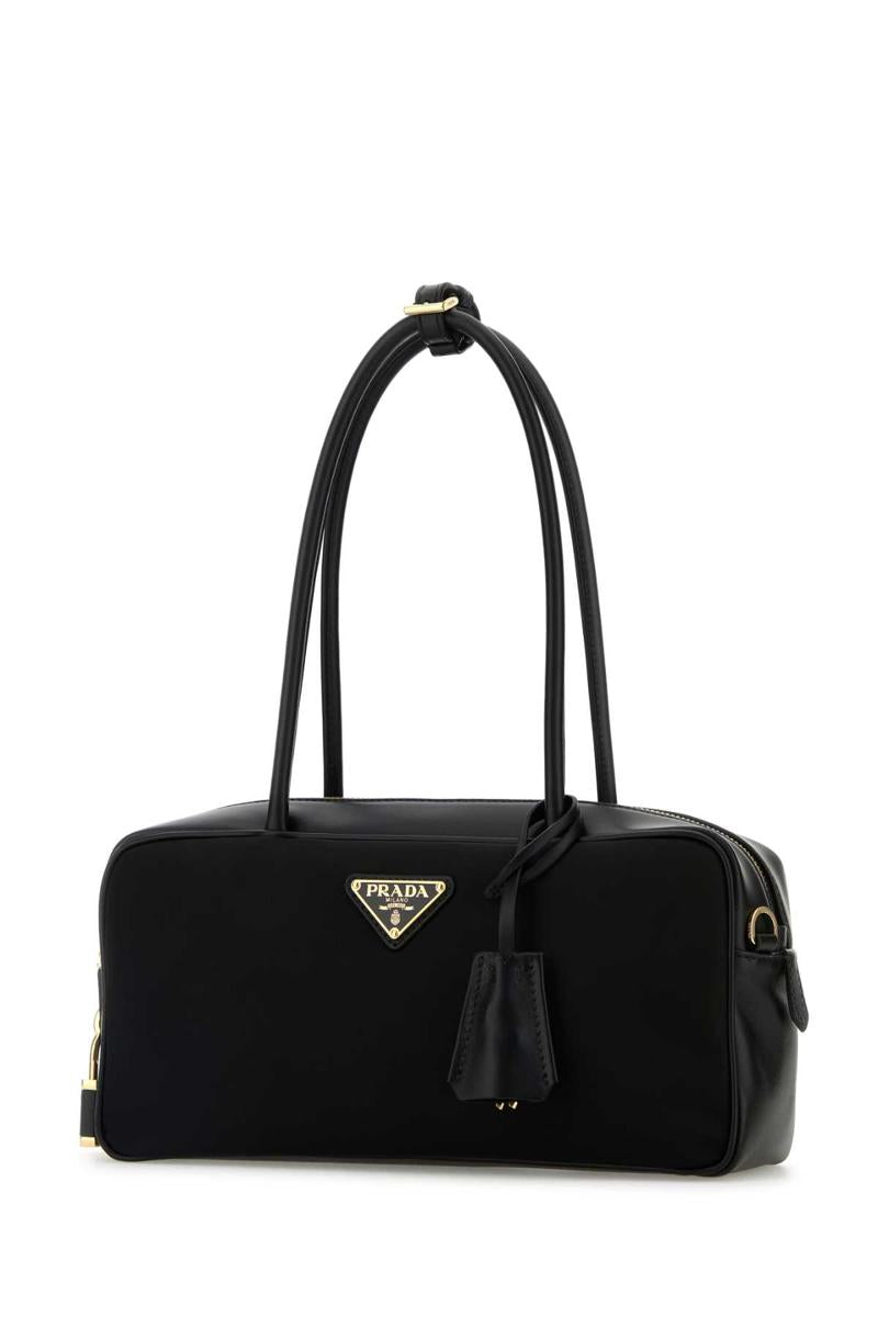 Prada handväskor.