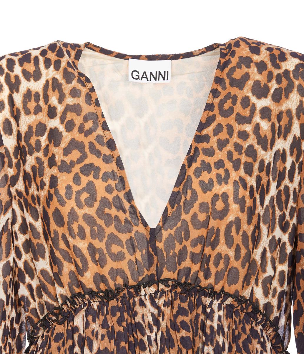 Ganni Plisserad Georgette V-ringad Volangklänning