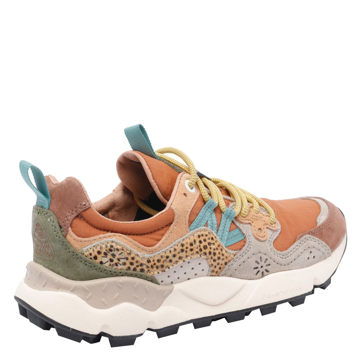 Blommiga bergssneakers
