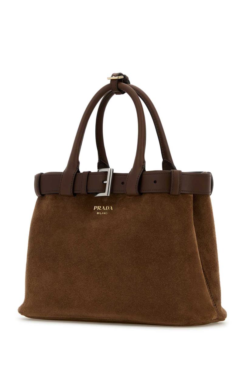 Prada handväskor.