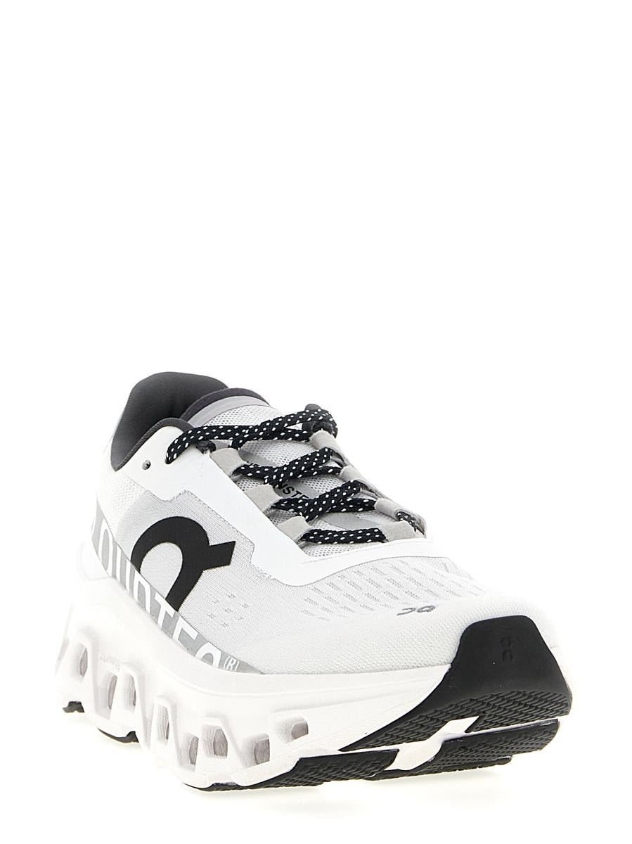 Om att springa med 'Cloudmonster'-sneakers
