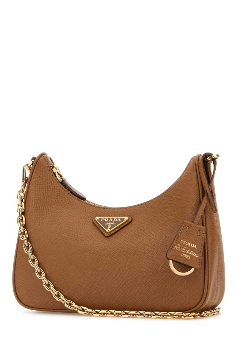 Prada handväskor.