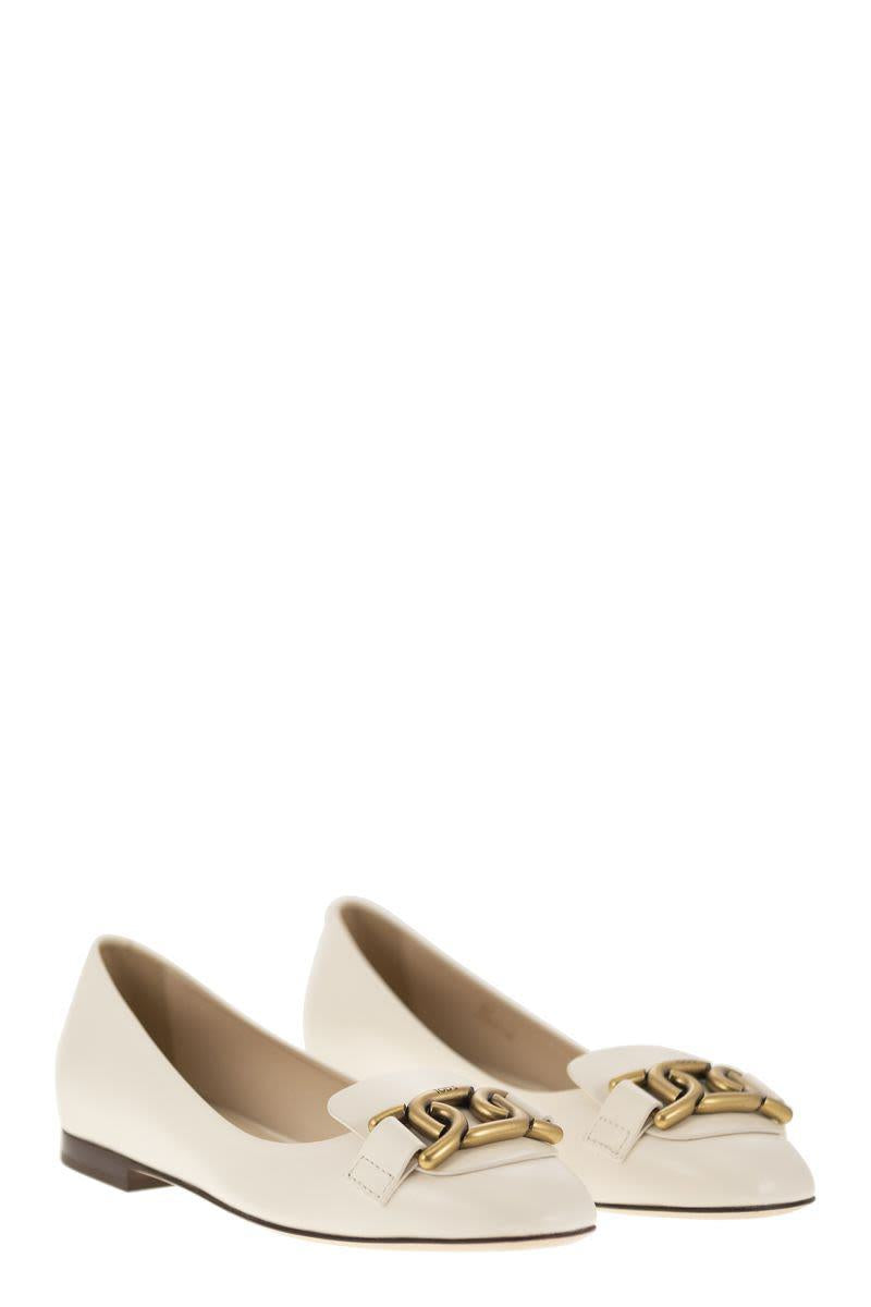 Tod's läderballerina med accessoar