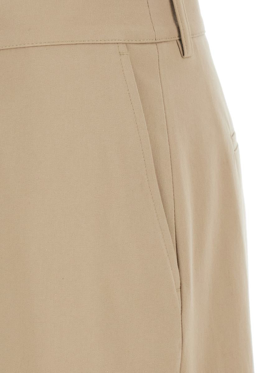 Beige vida bermudashorts med bälteshällor och bakfickor i bomull för kvinnor