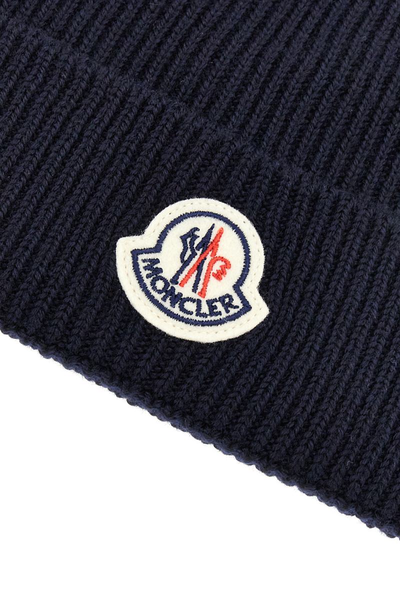 Moncler-hattar