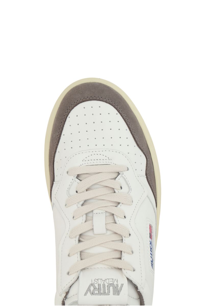 Autrie Sneakers Grå