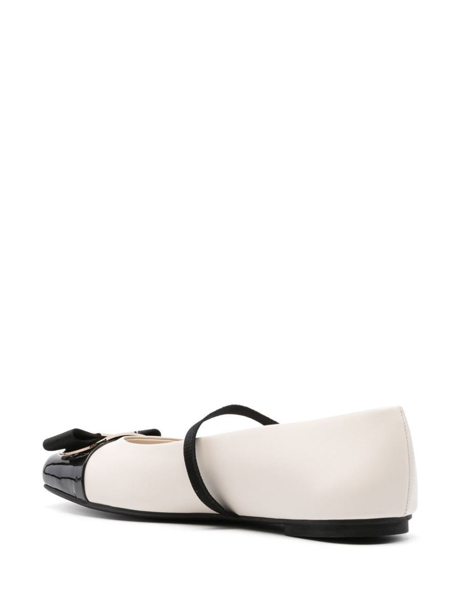 Salvatore Ferragamo platta skor