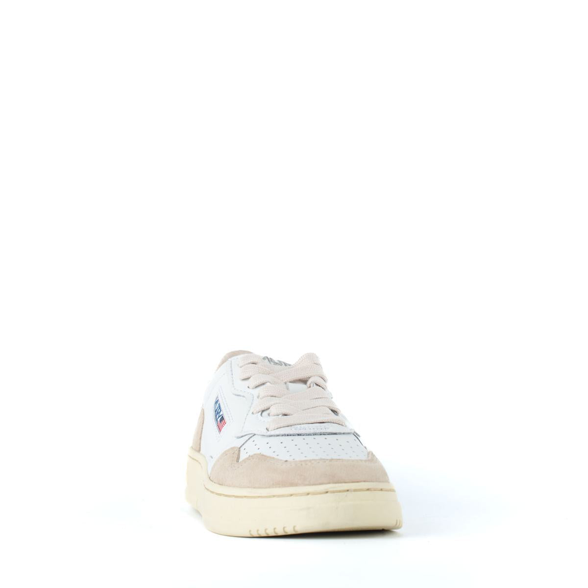 Autry vita sneakers i läder och mocka