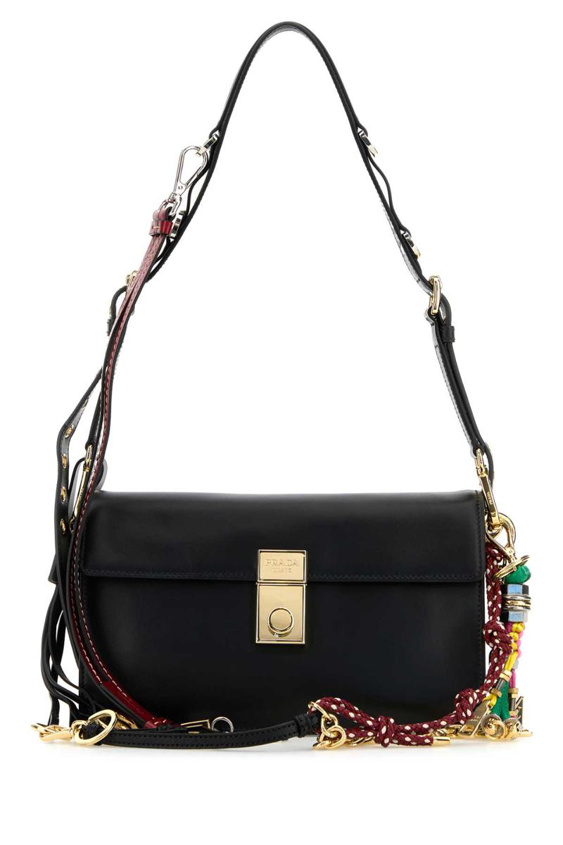 Prada handväskor.