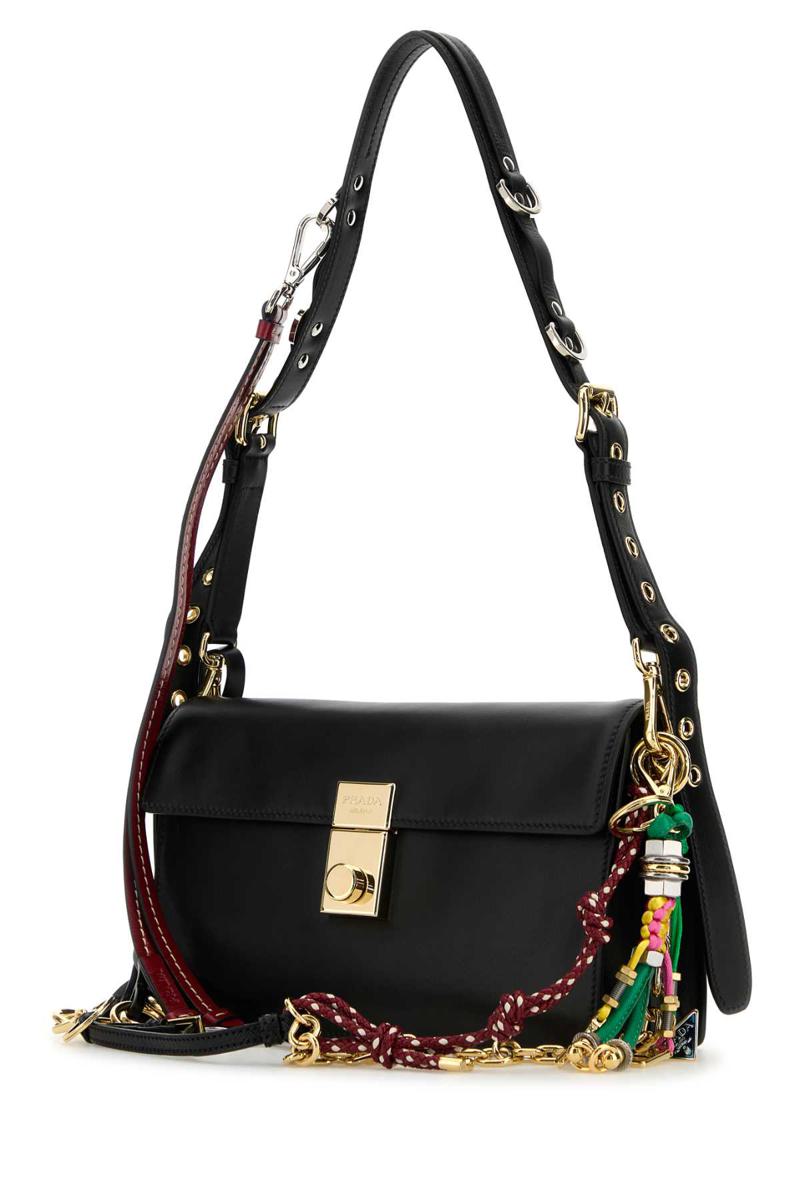 Prada handväskor.