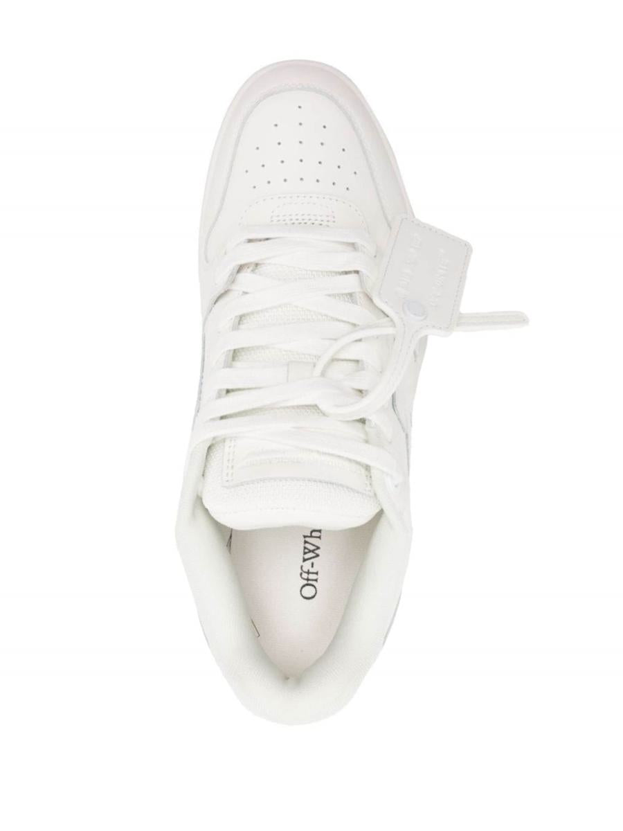 Off-white lädersneakers för kontoret