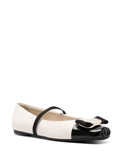 Salvatore Ferragamo platta skor