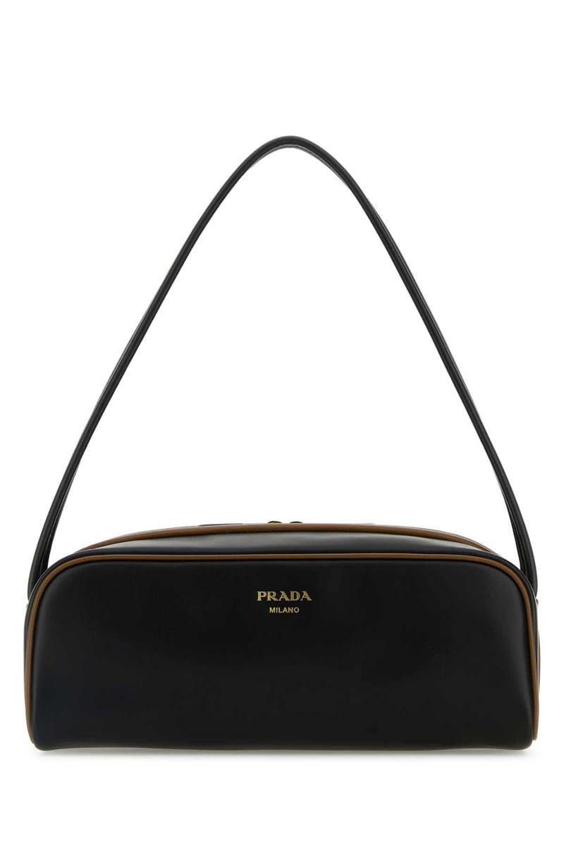 Prada handväskor.