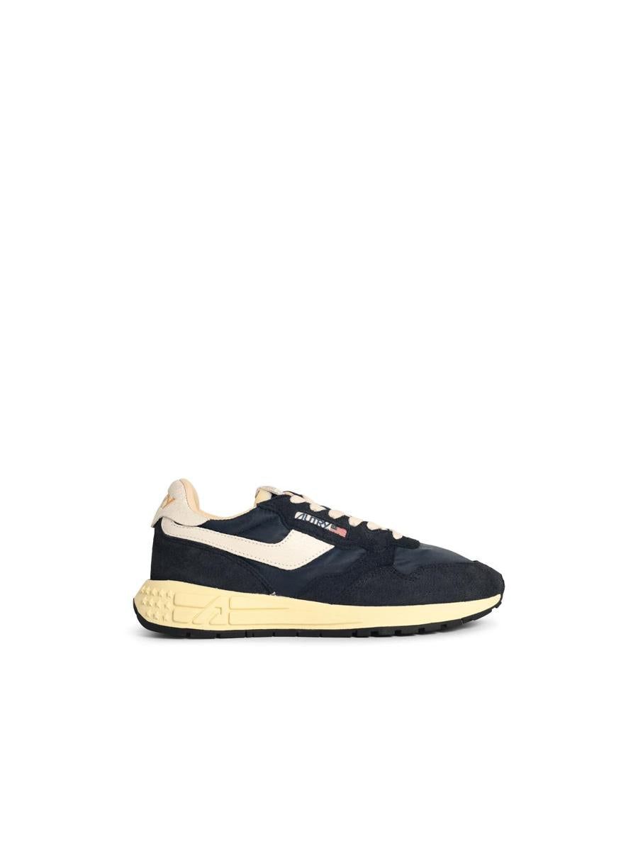 Autry 'Reelwind Low' mörkblå sneakers i nylon och mocka