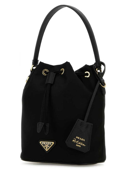Prada handväskor.