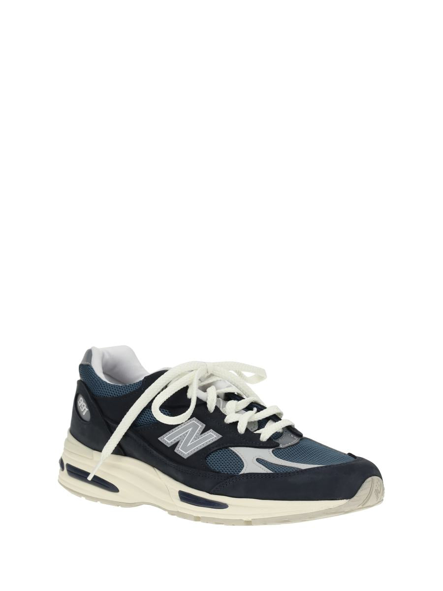 Nya balanssneakers